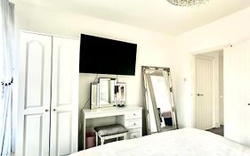 Arthur Street, Stylish 3 Bedroom House